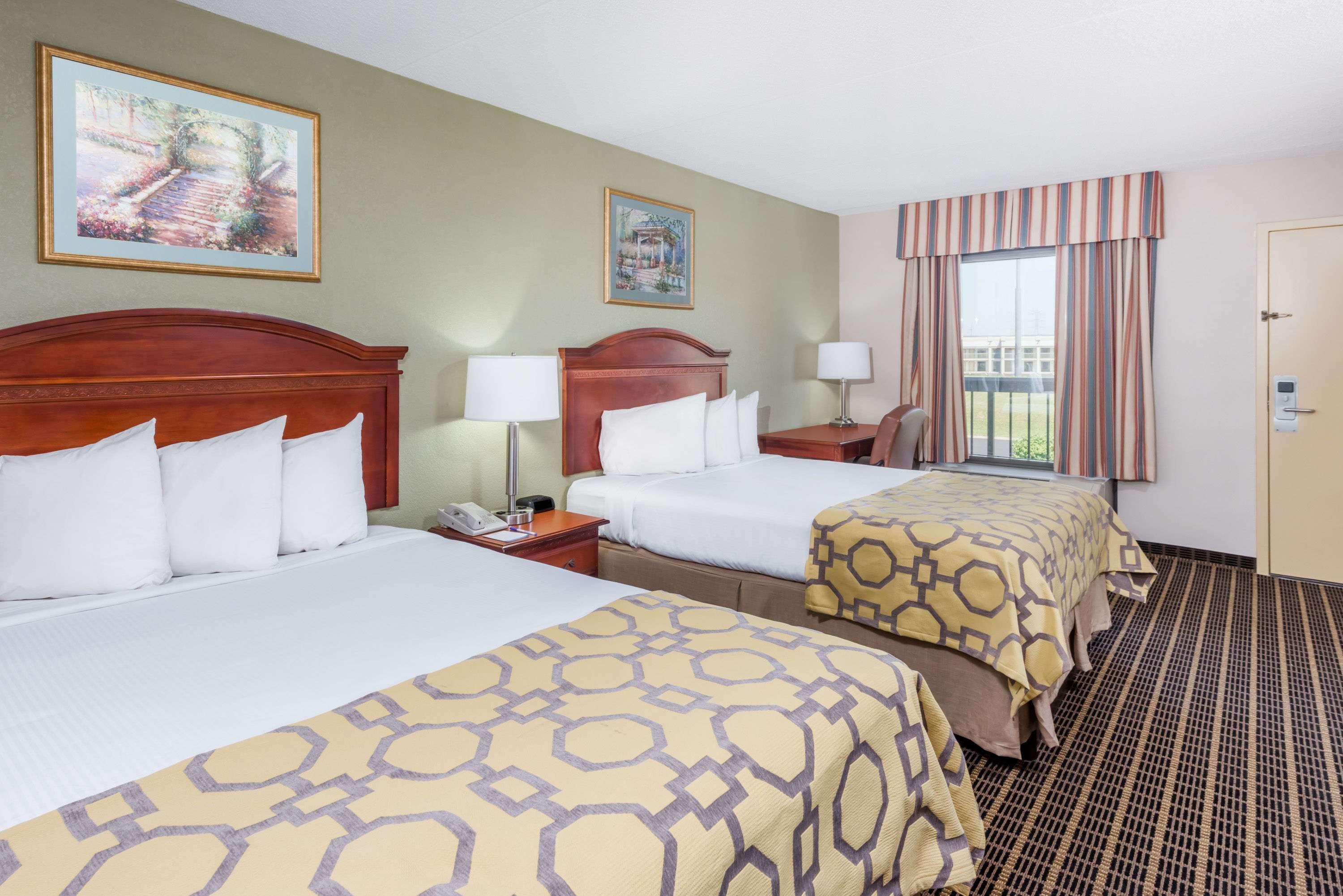 Baymont By Wyndham Clarksville Northeast מראה חיצוני תמונה