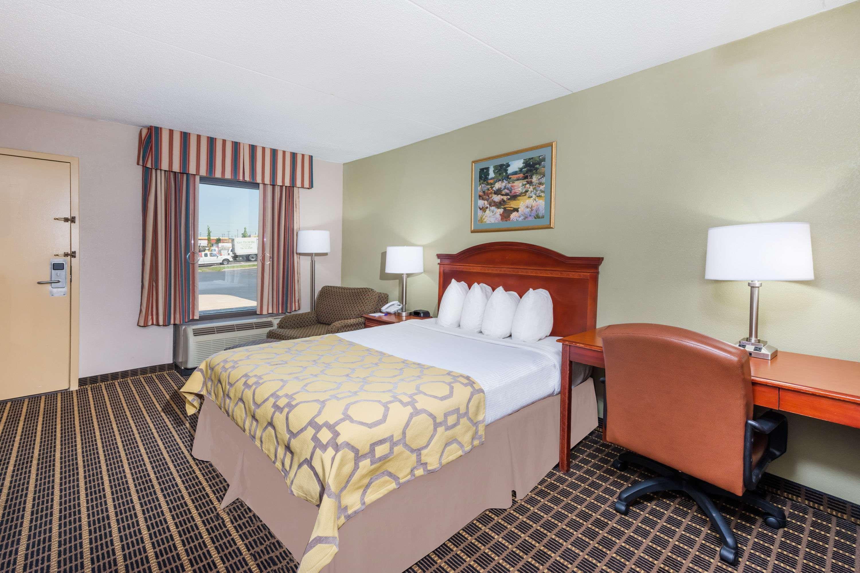 Baymont By Wyndham Clarksville Northeast מראה חיצוני תמונה