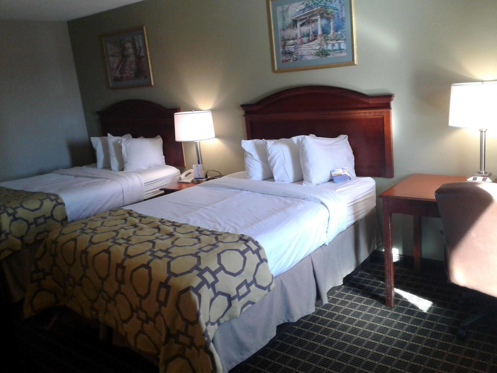 Baymont By Wyndham Clarksville Northeast מראה חיצוני תמונה