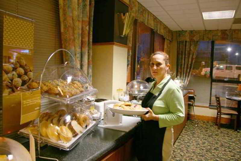 Baymont By Wyndham Clarksville Northeast מסעדה תמונה