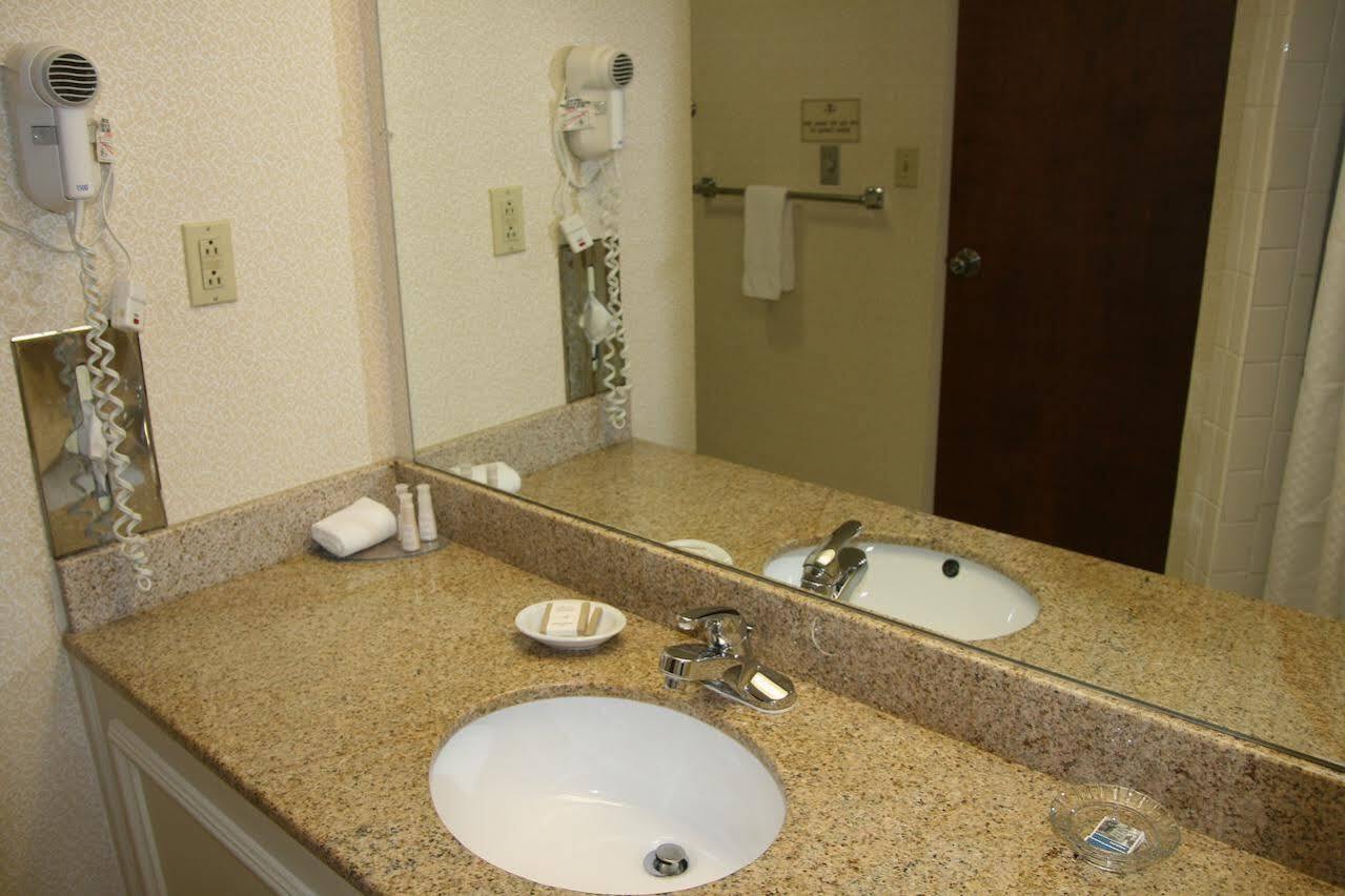 Baymont By Wyndham Clarksville Northeast מראה חיצוני תמונה